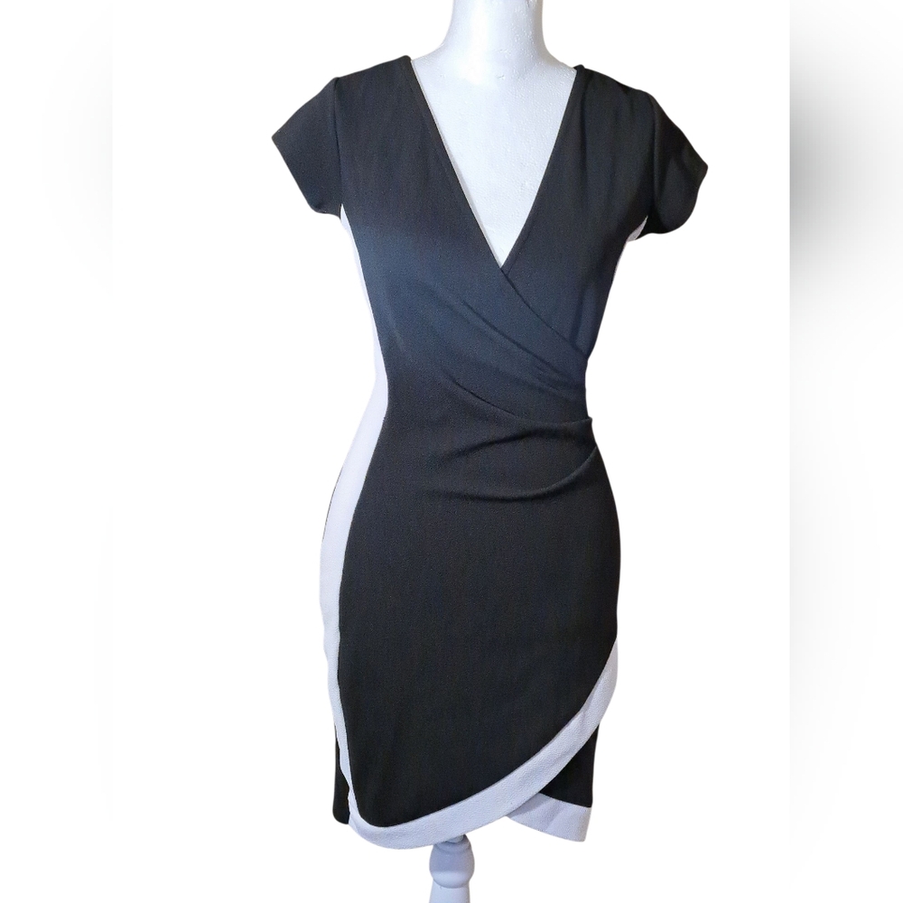 GENTLY LOVED ❤️💄 Younique SZ MD (FITS SM/MD Elegant Black and White Wrap Dress - Picture 9 of 11